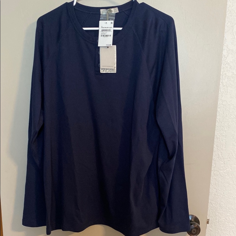 Barefoot Dreams Blue Long Sleeve Tee
Never worn new with tags